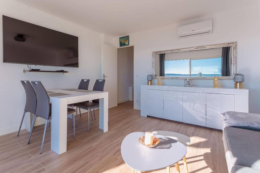 Apartment With Panoramic Sea View, Walk To The Beach - Marechal Juin By Halldis Cannes Buitenkant foto